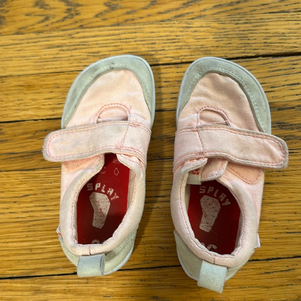 Splay shoes for kids
